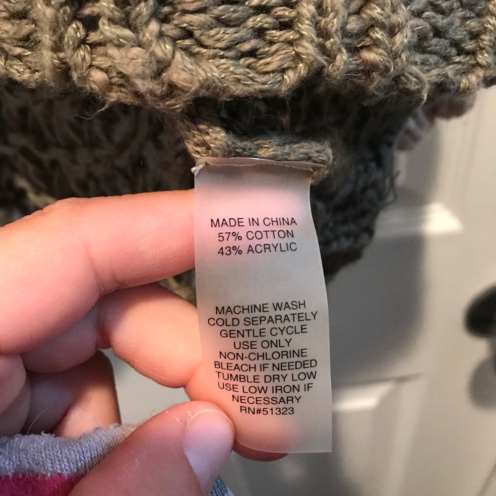 Vince Camuto Sweater - Picture 3 of 3